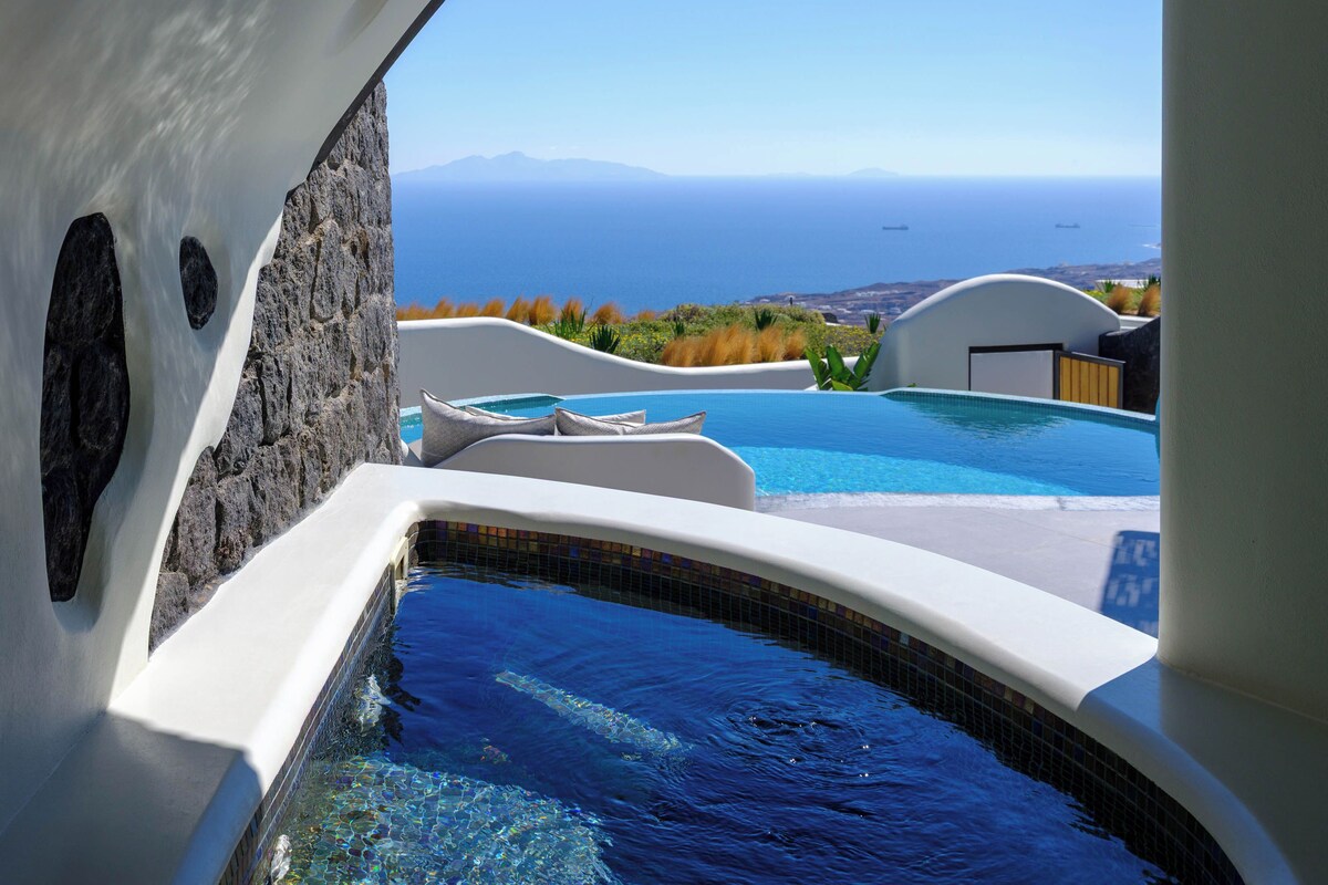 Luxury Villa with Private Pool and Heated Jacuzzi