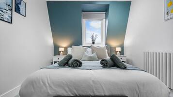 2 bedrooms, iron/ironing board, free WiFi, bed sheets