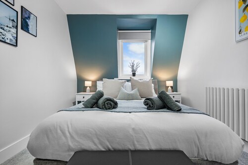 Clarence Parade, A Panoramic Sea View Apartment