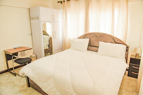 1 Bed Apartment Sleeps 2 -free Parking - Tv & Wifi