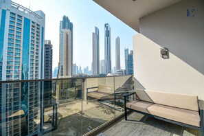Property grounds - Large and Brand New Studio Apartment in Business Bay - MAG (دبي)