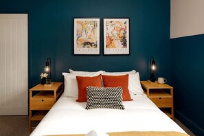 3 Schlafzimmer, Schreibtisch, Bügeleisen/Bügelbrett, Reisekinderbett