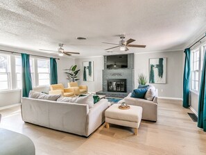 TV, fireplace
