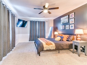 3 bedrooms, iron/ironing board, Internet, bed sheets