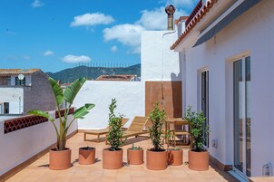 Attic with terrace | Premium bedding, memory foam beds, in-room safe, blackout drapes