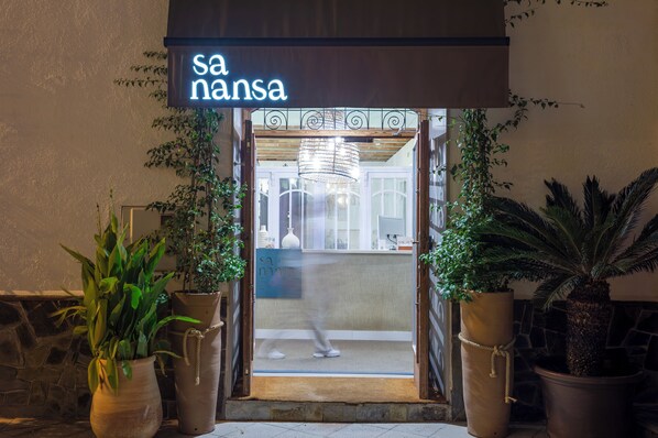 Façade de l’hébergement - soirée/nuit