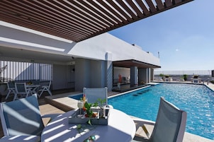 Pool auf dem Dach