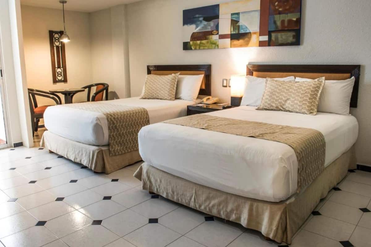 In-room safe, desk, WiFi (free), bed sheets