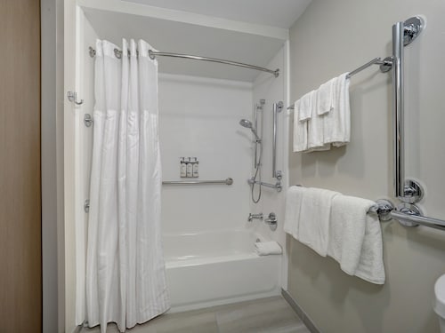 Holiday Inn Express Corpus Christi – Beachfront by IHG