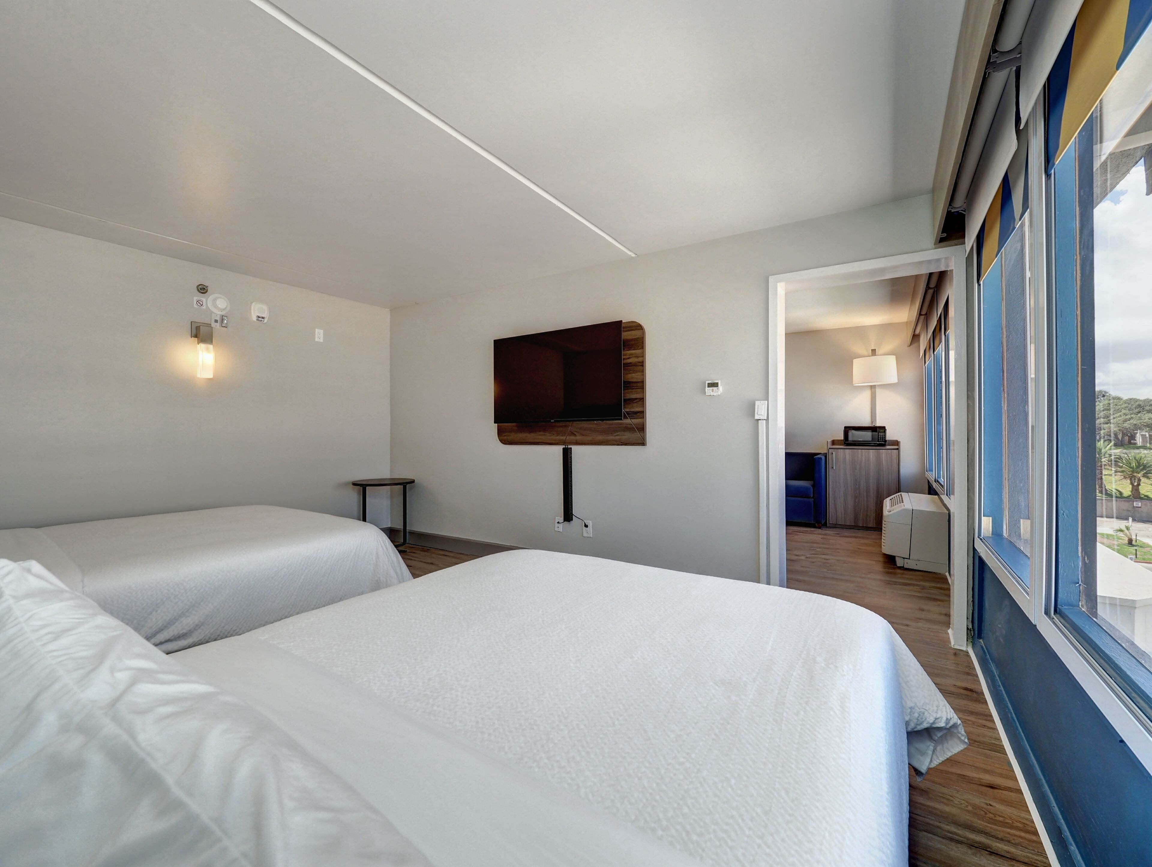 Standard Room, 2 Queen Beds, Accessible Bathtub (Mobility, Comms, Access Tub)