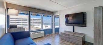 Holiday Inn Express Corpus Christi – Beachfront by IHG