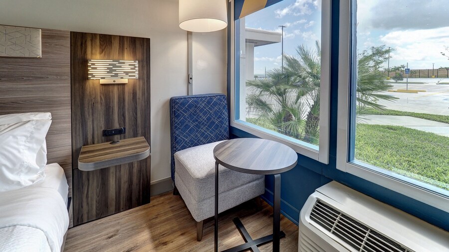 Holiday Inn Express Corpus Christi Beachfront by IHG