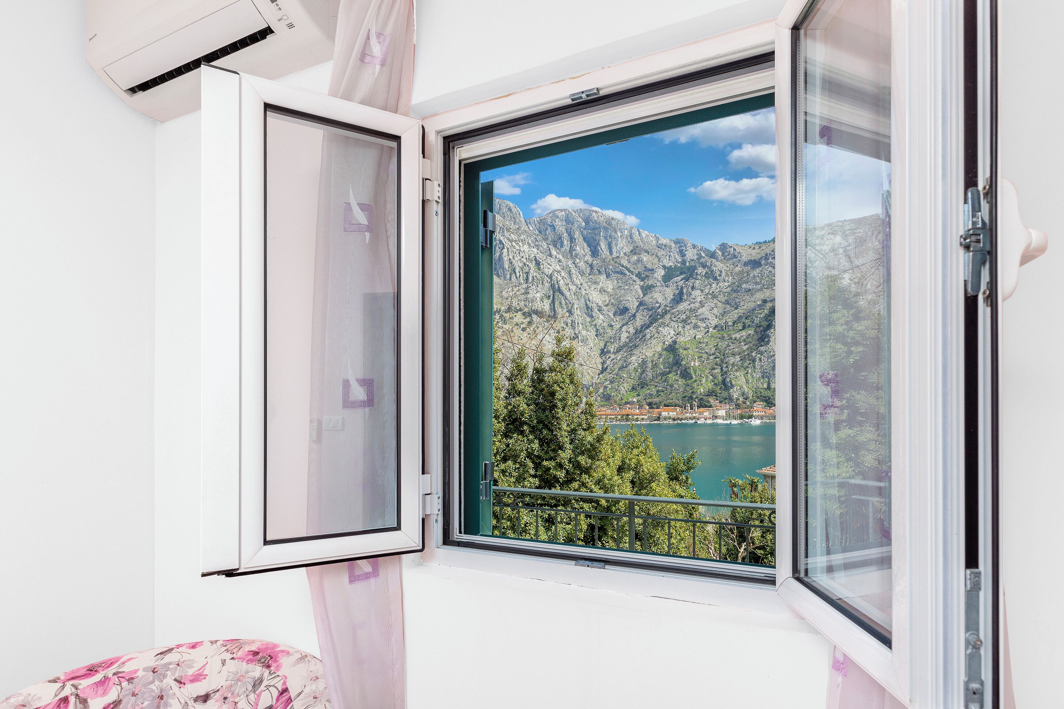 Deluxe-Studiosuite, Terrasse, Meerblick | Wohnbereich