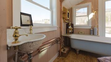 Towels, soap, toilet paper