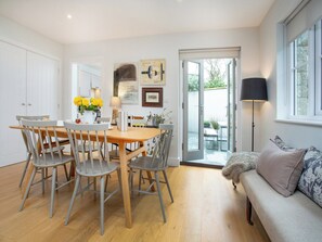 Fireplace - 3 bedroom accommodation in Pendeen (Pendeen)