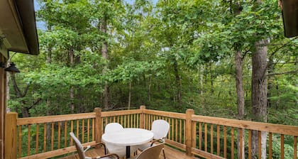 Charming Serenbe Carriage House