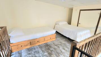 4 habitaciones, tabla de planchar con plancha, wifi y ropa de cama