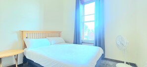 4 chambres, fer et planche à repasser, Wi-Fi, draps fournis