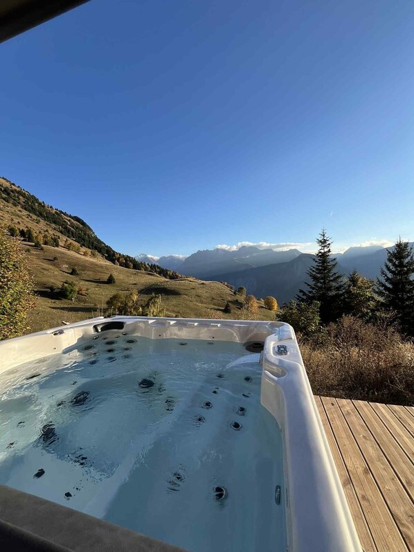 Outdoor spa tub - Chaleureux Chalet à Villard-reculas (Villard reculas)