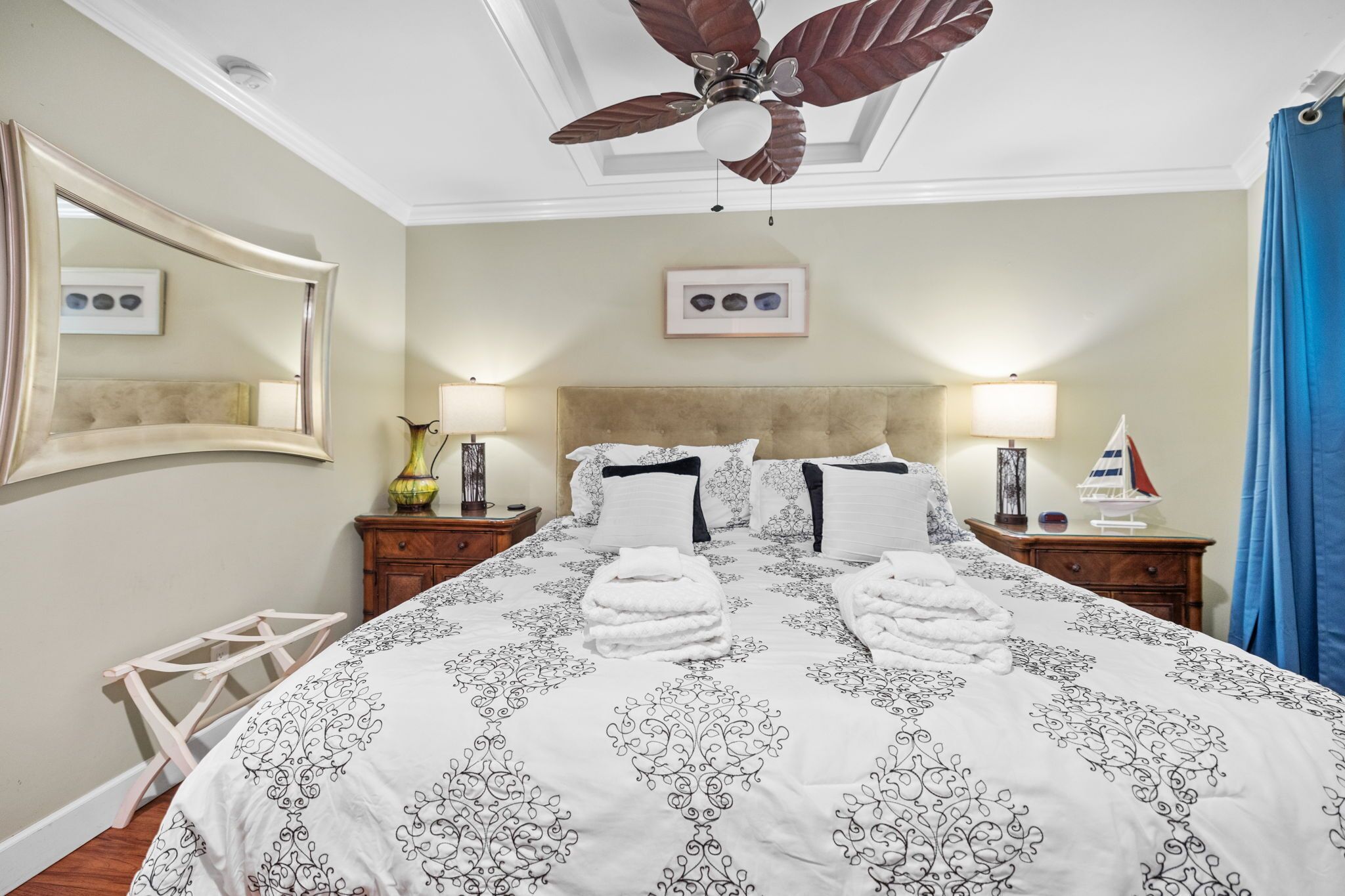 1 bedroom, desk, iron/ironing board, WiFi