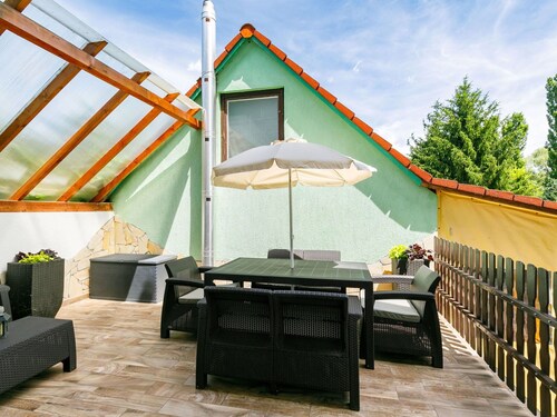 Beautiful apartment for 7 guests with WIFI, A/C, TV and terrace