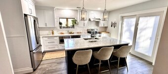 Best location! Cozy and Chic Retreat 5 min to beach and close to town, peaceful!