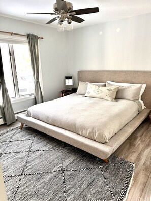 4 bedrooms, desk, iron/ironing board, WiFi