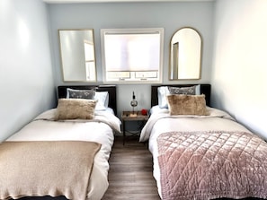 4 bedrooms, desk, iron/ironing board, WiFi