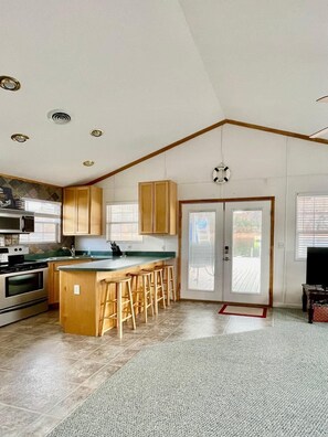 Fridge, microwave, oven, toaster - Anchors Away Floating Home @ Whitman Hollow Marina / Froggies Patio Bar (LaFollette)