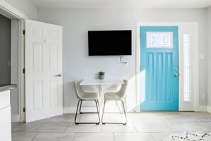 Dining - Charming Pet Friendly Cactus Casita (Phoenix)