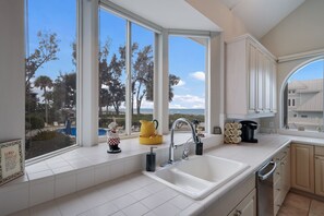 Interior - Ocean Views - Spacious Unit with Bonus Loft & SwimSpa (Holmes Beach)