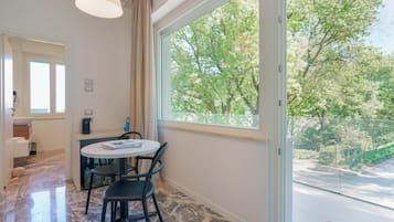 Superior Suite | Premium bedding, memory foam beds, minibar, in-room safe