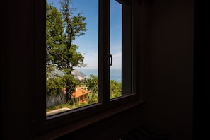Gallery Apartment | Valley view