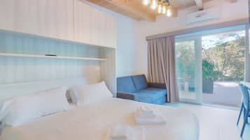 Comfort Apartment | Premium bedding, memory-foam beds, minibar, in-room safe