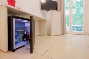 Premium bedding, memory-foam beds, minibar, in-room safe - Le Relais du Lierre (Ancona)