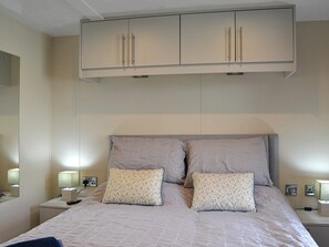 2 quartos, Wi-Fi de cortesia, roupa de cama