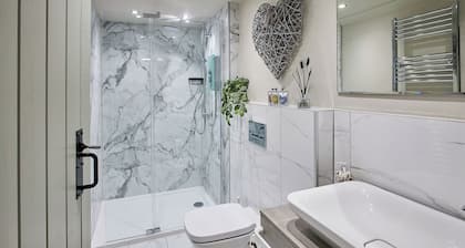 2 bedroom accommodation in Barnard Castle