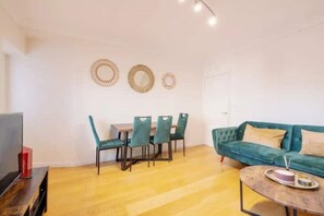 Living area - 1bed - Portobello and Westfield (London)