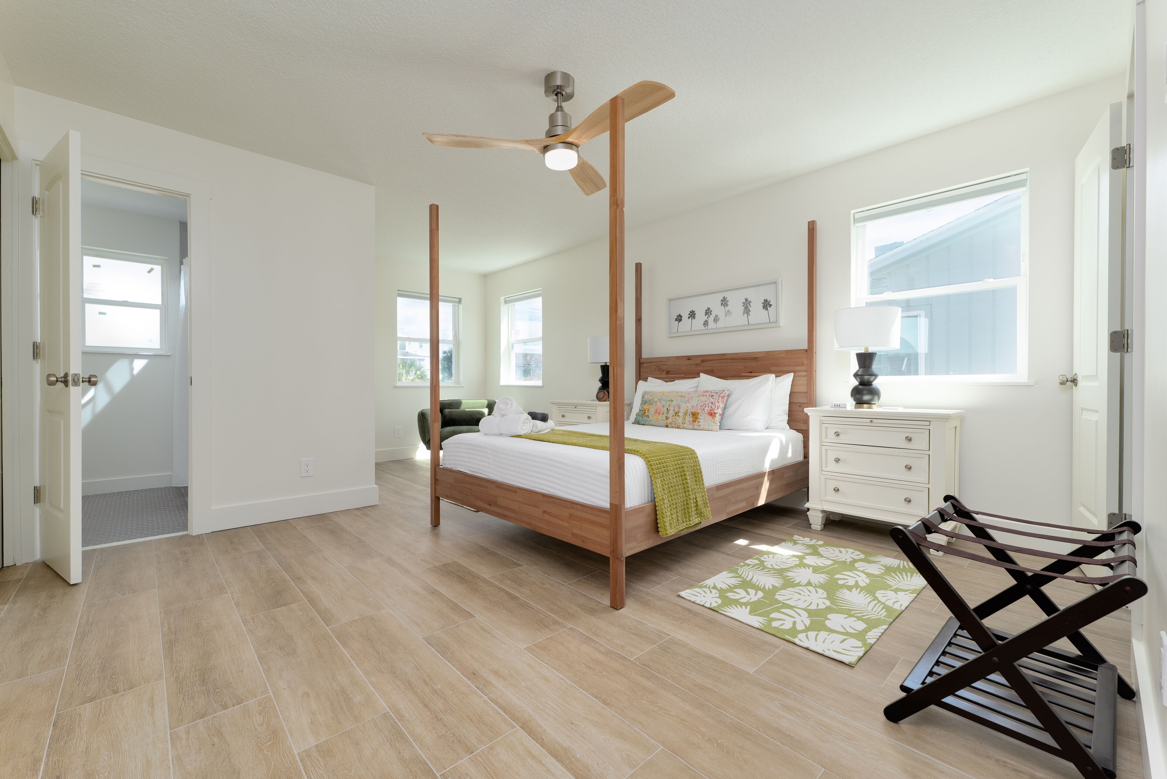 4 bedrooms, iron/ironing board, free WiFi, bed sheets