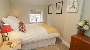 2 bedrooms, individually decorated, individually furnished, free WiFi