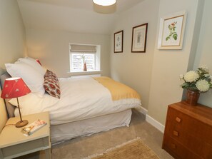 2 Schlafzimmer, individuell dekoriert, individuell eingerichtet