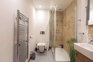 淋浴設備、風筒、番梘、洗頭水