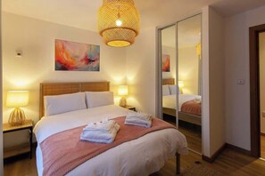 3 Schlafzimmer, Bügeleisen/Bügelbrett, Reisekinderbett, WLAN