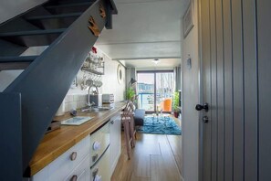 Interior - Harbour Hideaway - Free Parking (Brighton and Hove)