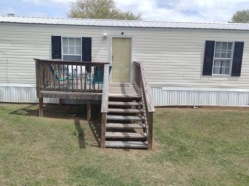 Outdoorsman's Paradise with wide open spaces and pet friendly! 
