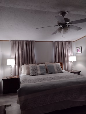 3 bedrooms, iron/ironing board, free WiFi, bed sheets