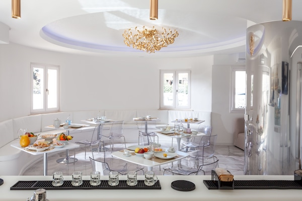 Desayuno a la carta incluido todos los días