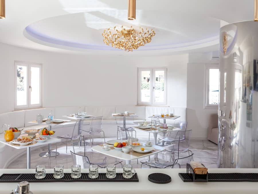 Free daily cooked-to-order breakfast