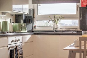 Fridge, microwave, oven, stovetop