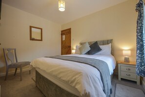 Cottage | 2 bedrooms, individually decorated, individually furnished, free WiFi - Swallow Cottage (Helston)